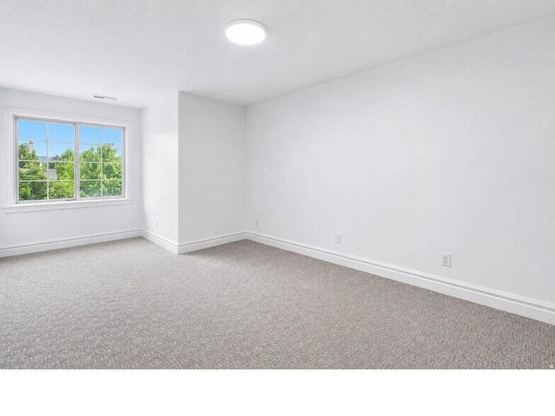 Building Photo - 1429 Chateau Ridge Way