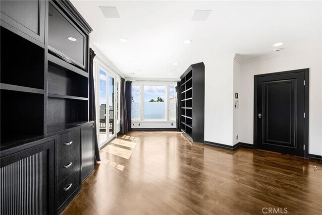 Building Photo - 4119 Dundee Dr