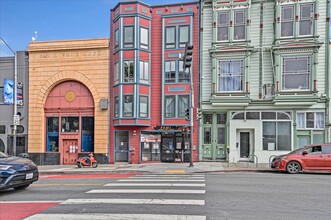 Building Photo - Prime Location 3 Bedroom Condo - Please Co...