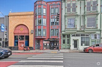 Building Photo - Prime Location 3 Bedroom Condo - Please Co...