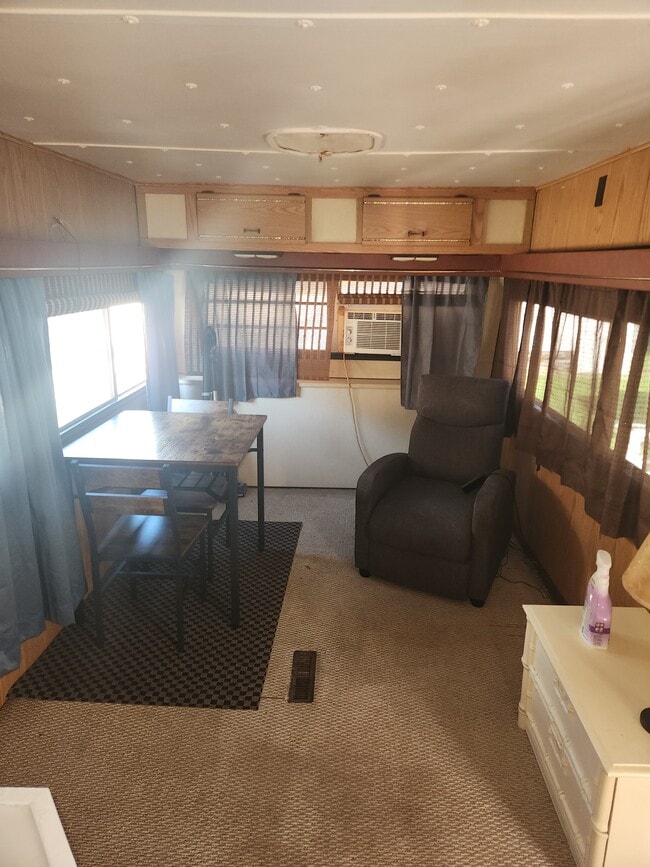 Building Photo - 38612 Fir Ave