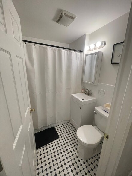 Primary Photo - 468 Beacon St