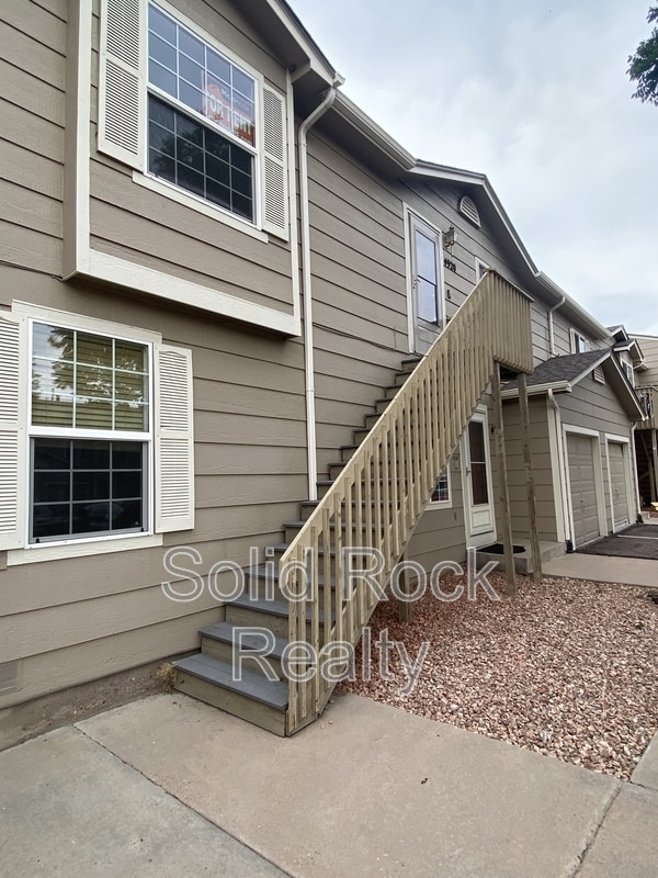 Building Photo - 4920 Universal Hts