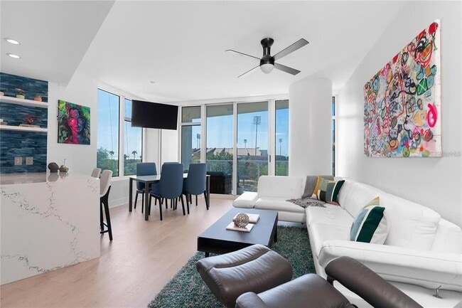 Building Photo - 175 1st St S