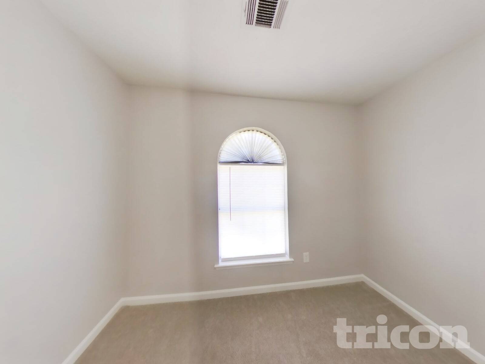 Building Photo - 270 Rosewood Dr