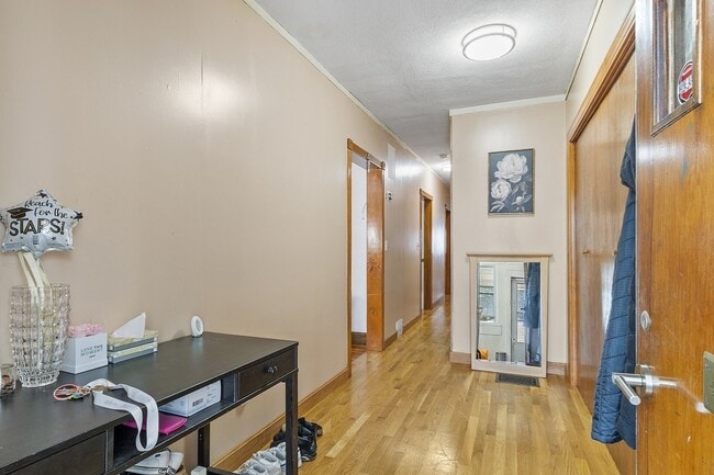 Building Photo - 483 Broadway