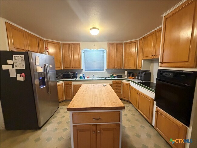Building Photo - 726 Encino Dr