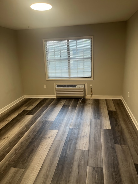 Building Photo - 581 Starlight Dr