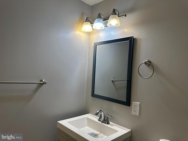 Building Photo - 6723 Averett Ct