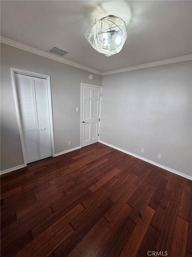 Building Photo - 208 W 90th St