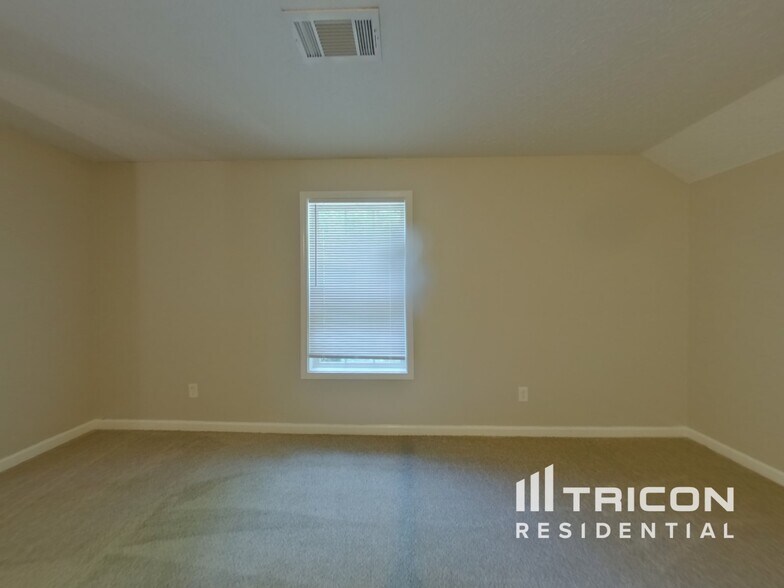Building Photo - 100 Shadowbrook Trce
