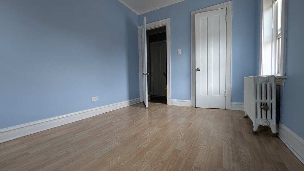 Building Photo - 7416 N Rogers Ave