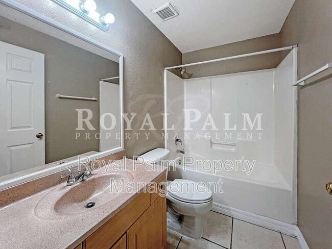 Building Photo - 5231 27th St SW