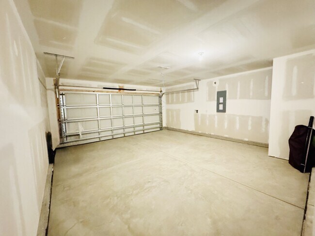 Building Photo - 158 Indigo Pl