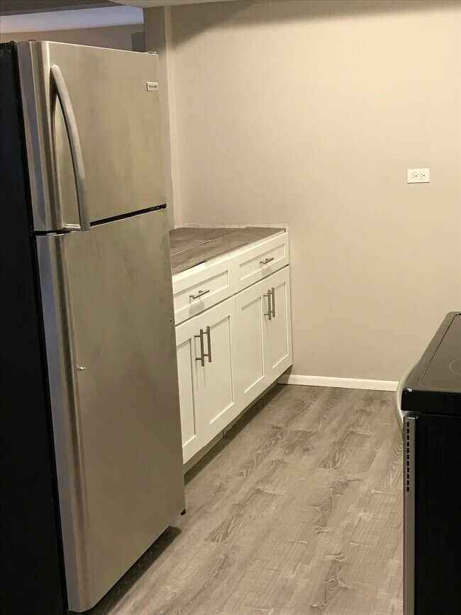 Kitchen - 1153 S Forums Ct