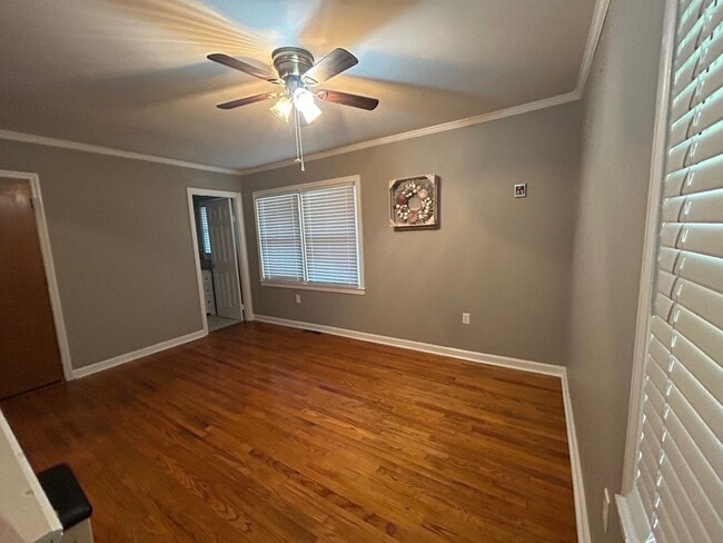 Building Photo - Beautiful updated 4 Bedroom, 3 Bath Ranch ...