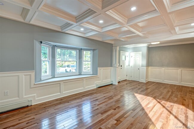 Building Photo - 850 St Johnland Rd