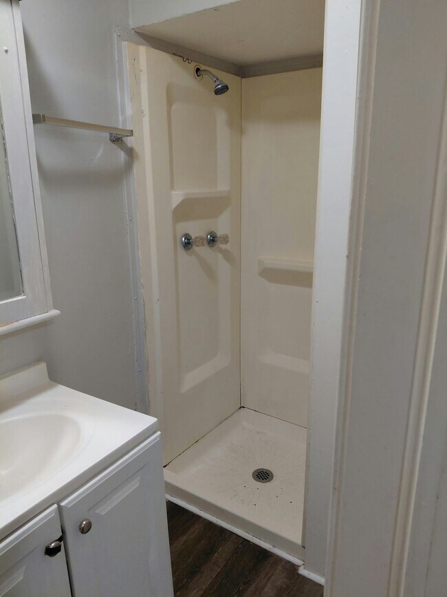 Building Photo - 316 N 10th St