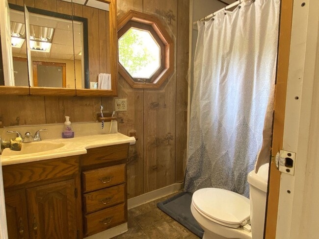 Building Photo - 38 Lincoln Ave