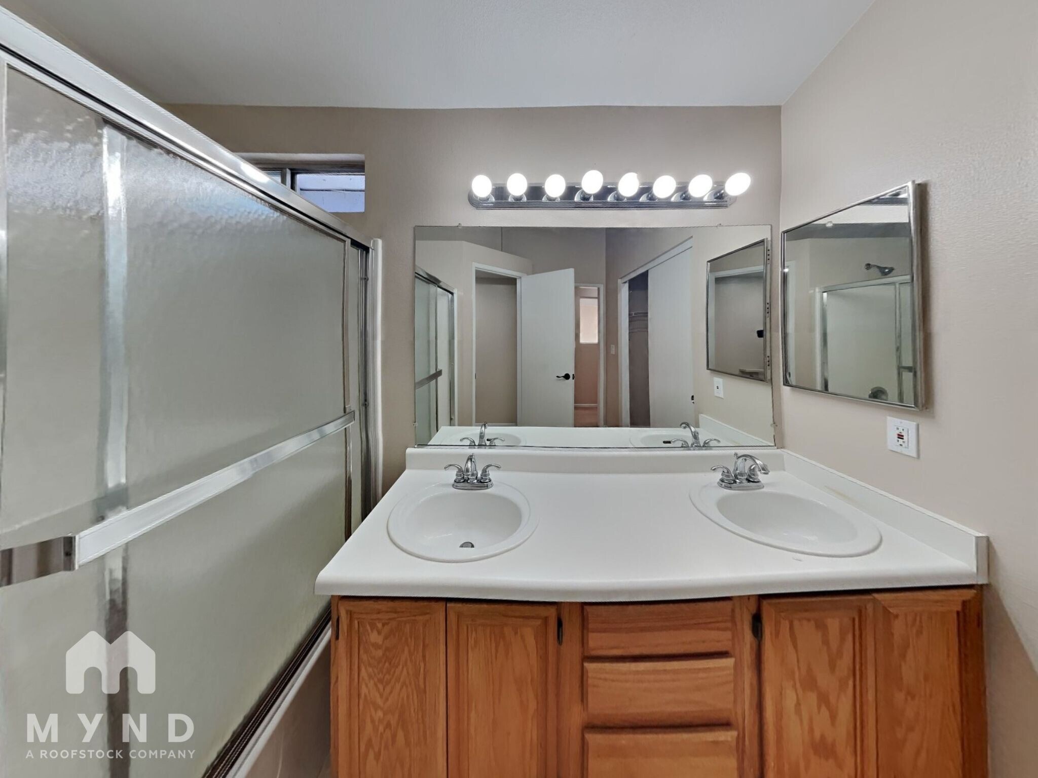 Building Photo - 1576 Reno View Dr
