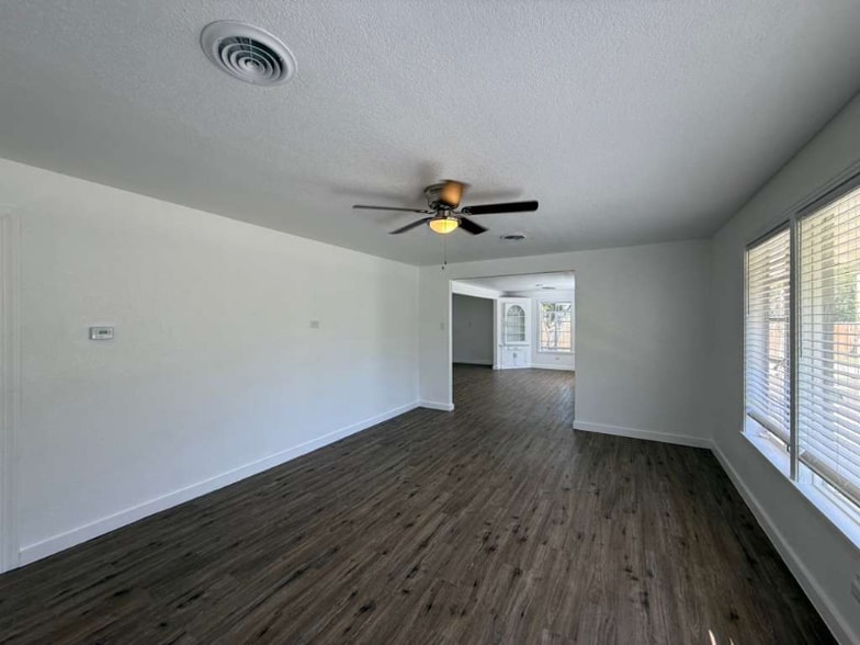 Building Photo - 2503 Jupe Dr