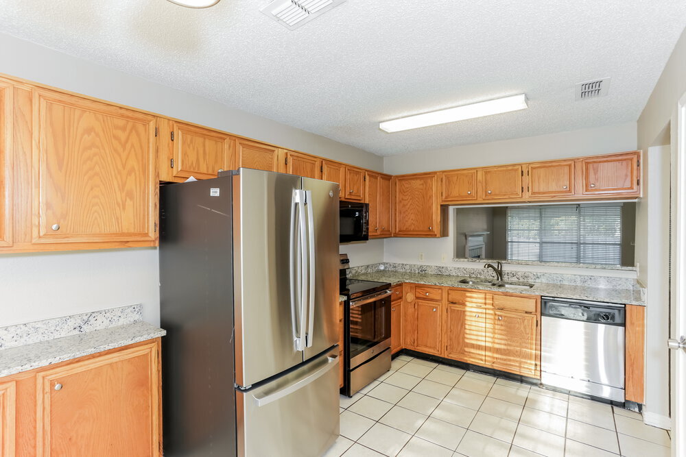 Building Photo - 7024 Wooddale Dr