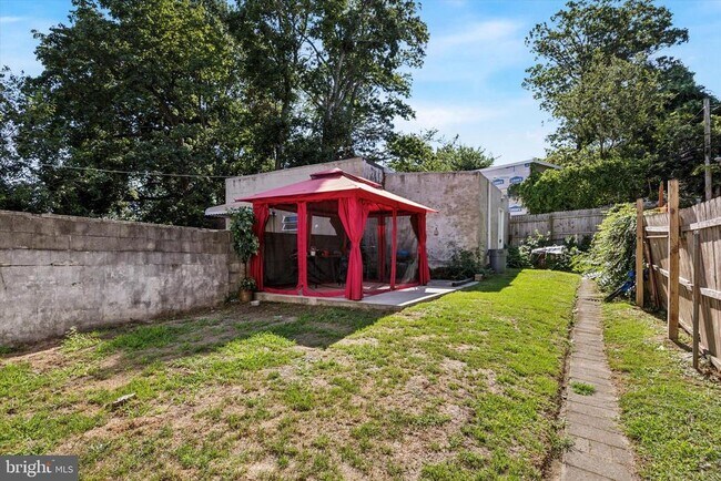 Building Photo - 6154 Lebanon Ave