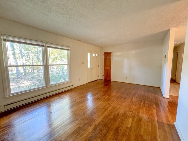 Building Photo - 3Bed/1.5bath Troy VA Rental