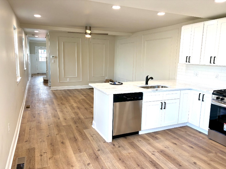 Building Photo - 228 Delaware Ave