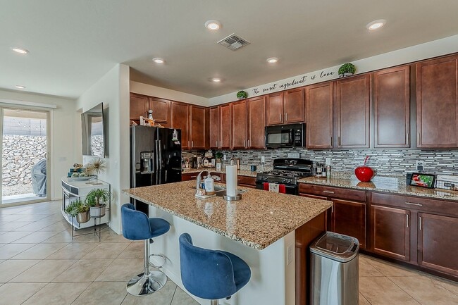 Building Photo - Modern Comfort Meets Smart Living in Vail!