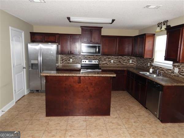 Building Photo - 146 Grandview Dr