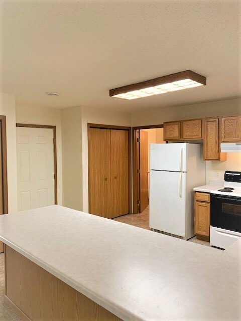 Building Photo - 851 E Prairie Ln