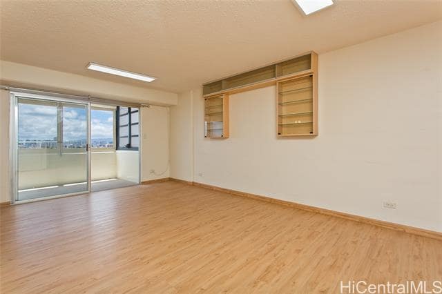 Building Photo - 3350 Sierra Dr