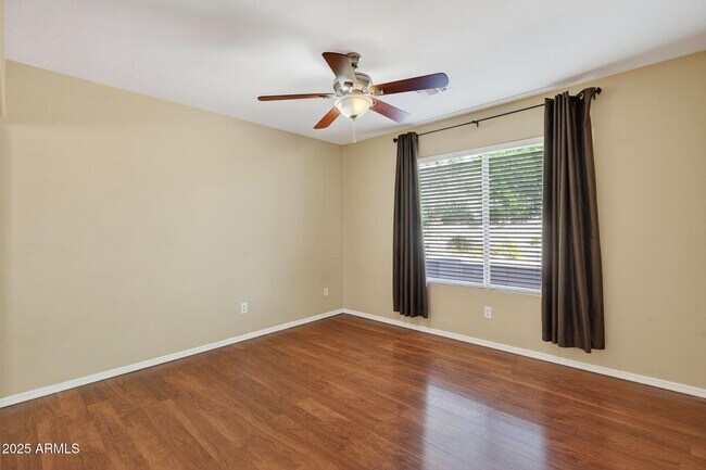 Building Photo - 8611 W Alex Ave