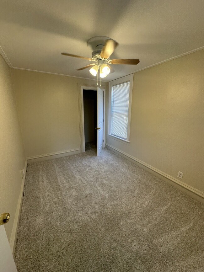 Building Photo - 3-Bedroom Duplex