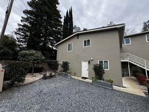 Building Photo - NICE DOWNSTAIRS UNIT WITH 2 BED 1 BATH IN GREAT LOCATION IN AUBUN!