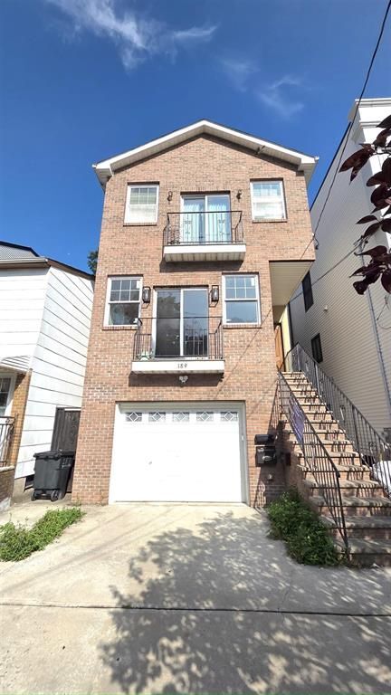 Building Photo - 189 Terrace Ave