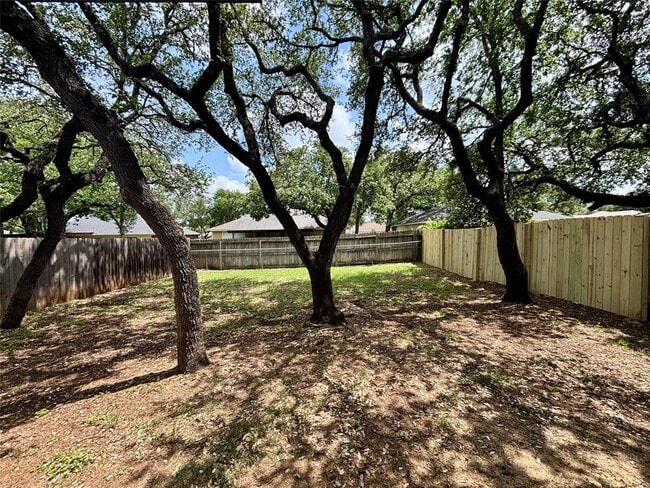 Building Photo - 808 Lone Star Dr