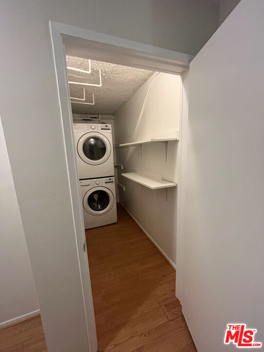 Building Photo - 430 S Maple Dr