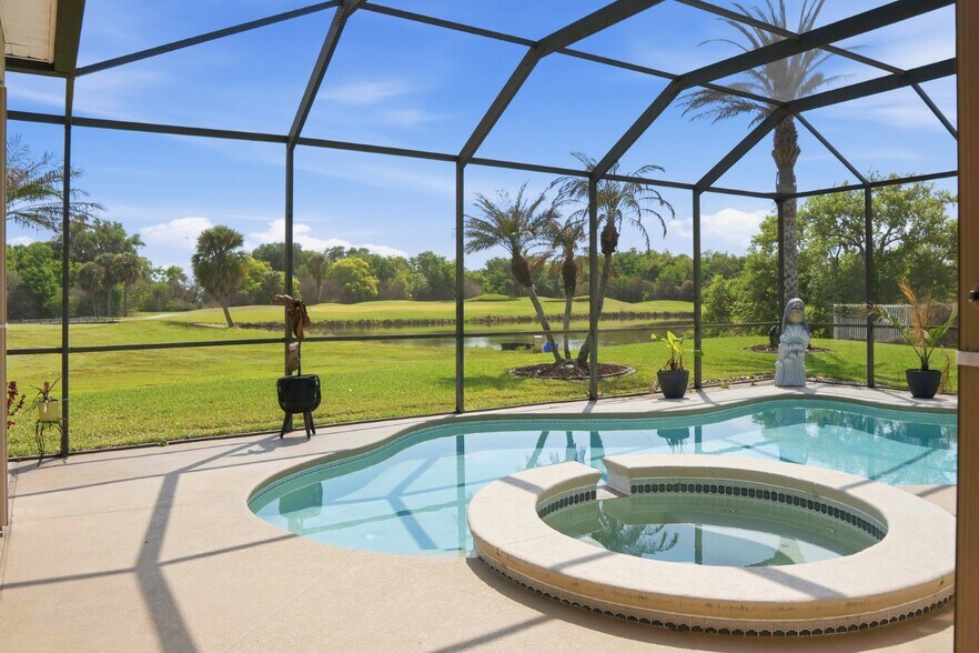 Building Photo - 215 Strathmore Cir