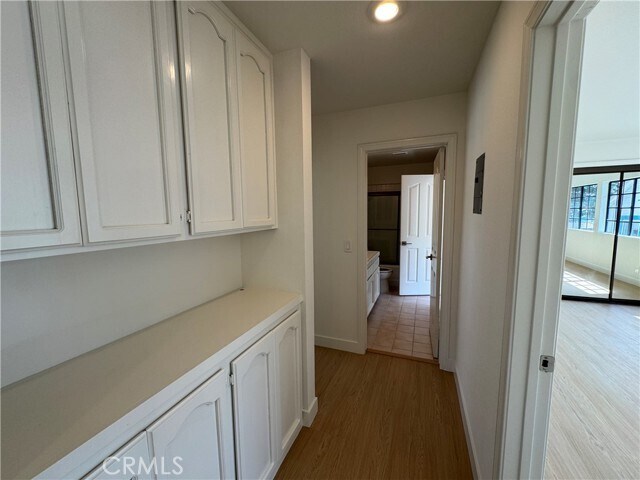 Building Photo - 526 S Catalina Ave