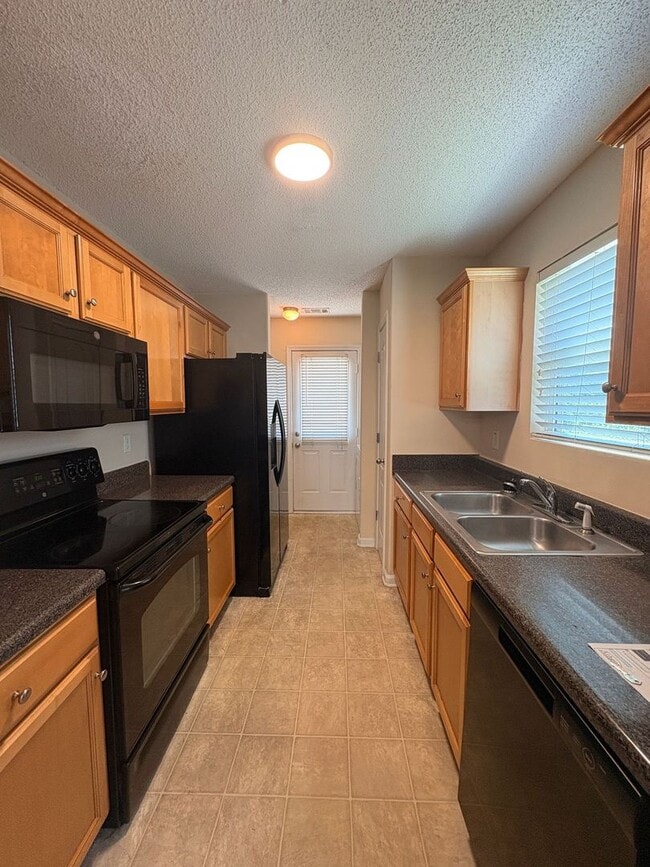 Building Photo - BRIDGEWATER HOME! PRE-LEASING FOR AUGUST 1 2026! 1/2 Off Deposit!