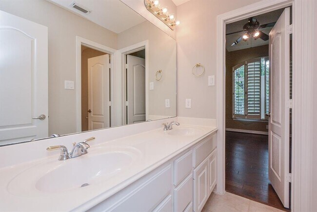Building Photo - 5007 Barlow Bend Ln