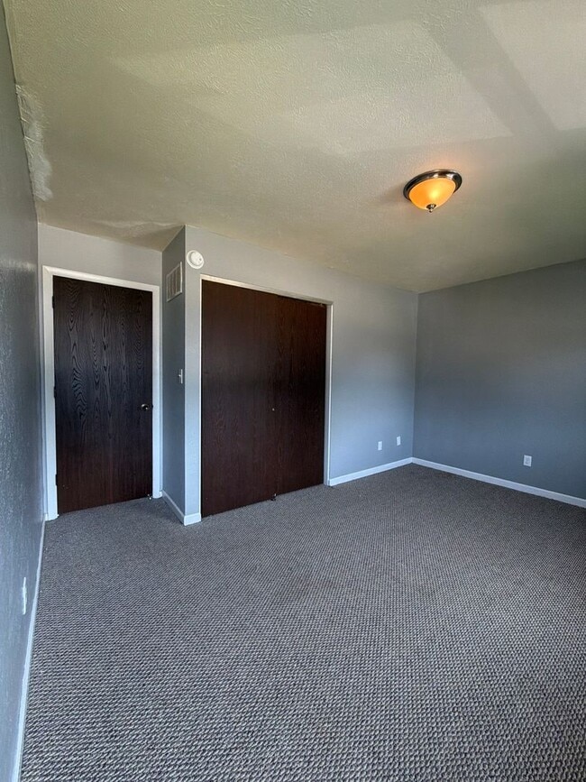 Building Photo - 1406 Co Rd 6