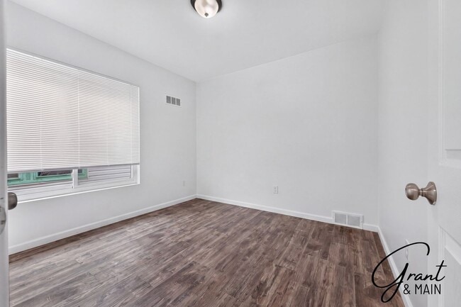 Building Photo - 1518 Lee Pl