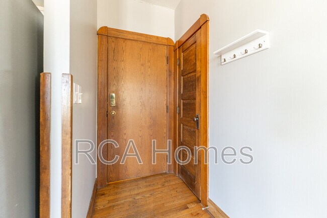 Building Photo - 243 E 11th St
