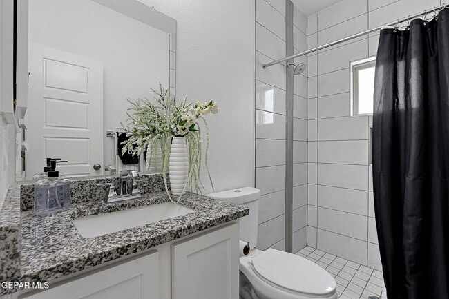 Building Photo - 12816 Linstead Ave