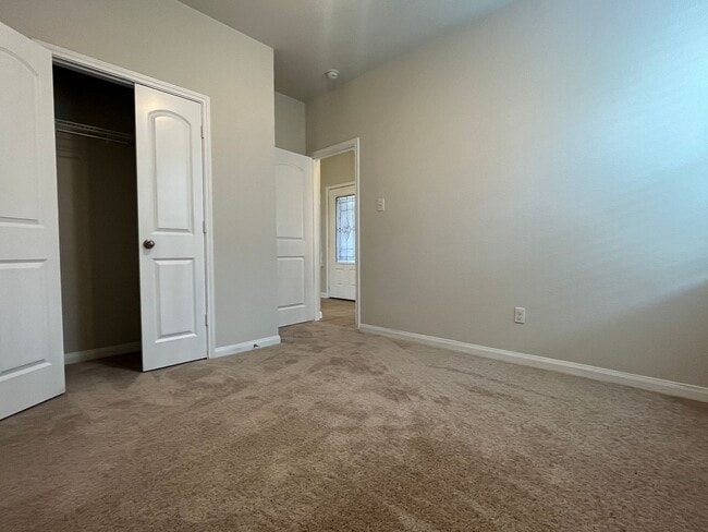 Building Photo - Nice 3/2 in Manor