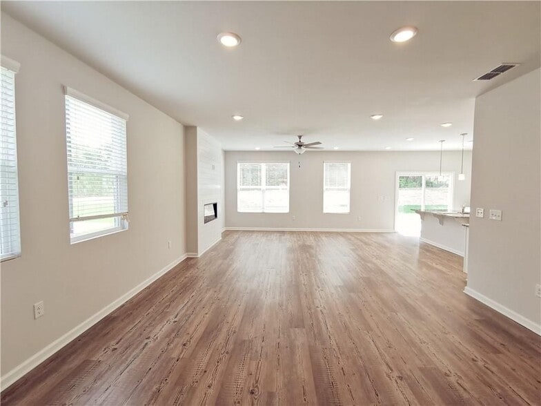 Building Photo - 154 Green Love Ln