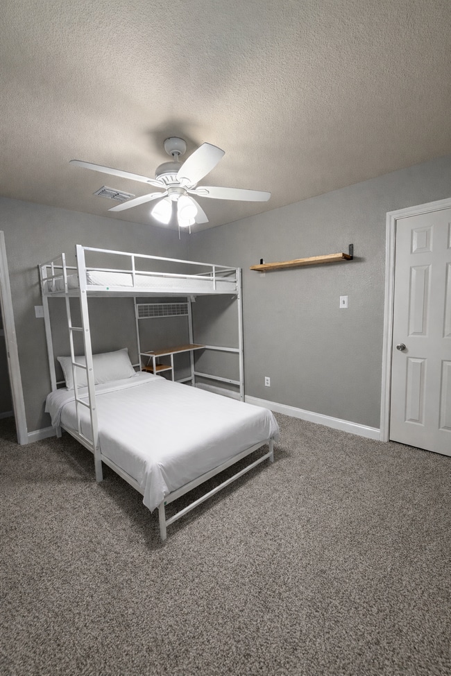 Building Photo - 10911 Canter Spur